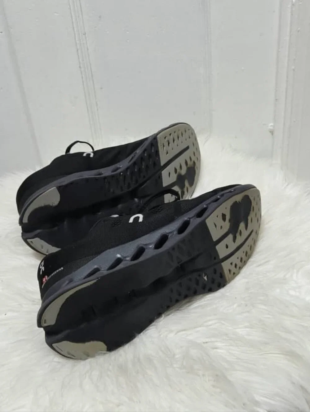 On Running Cloudsurfer Comfort Sneakers| Black Athletic Shoes Women's Size 11